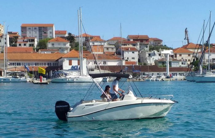 Quicksilver 505 Rent a boat Trogir